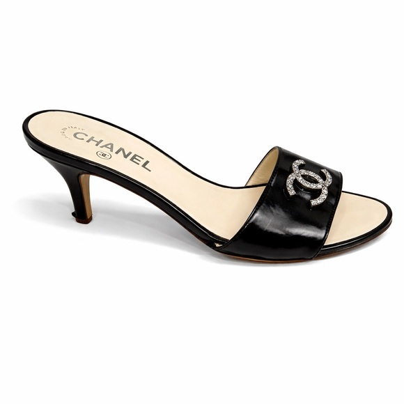 CHANEL Shoes - CHANEL Black Patent Leather CC Logo Kitten Heel Mules Size 39